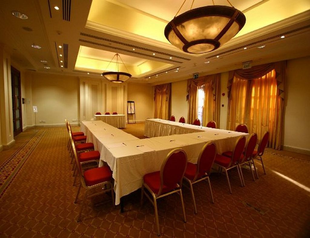 Curium Palace Hotel Limassol Kültér fotó