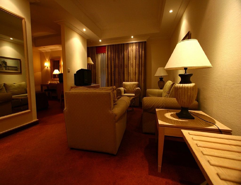 Curium Palace Hotel Limassol Kültér fotó